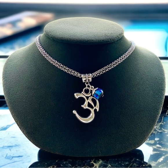 Double stainless steel chain om sign & lamp bead - Picture 6 of 12